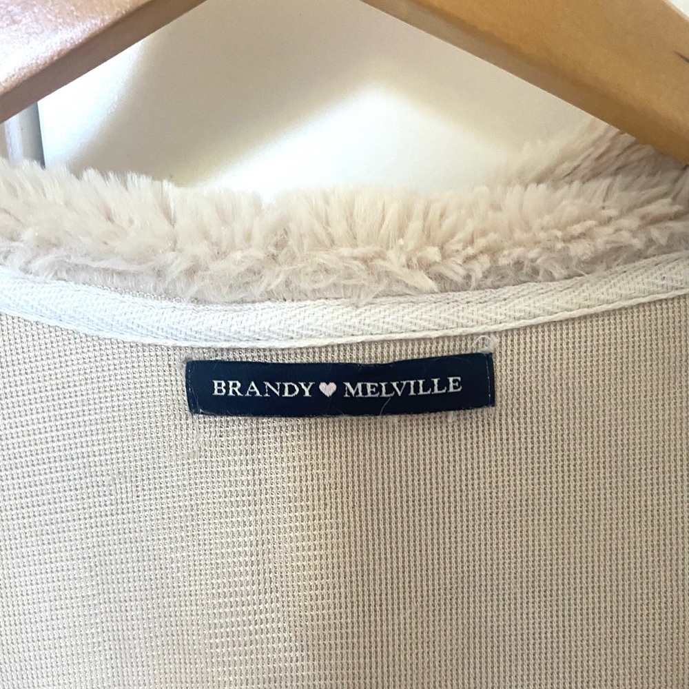 Brandy Melville Cream Teddy Hooded Faux Fur Jacket Coat - Picture 8 of 11